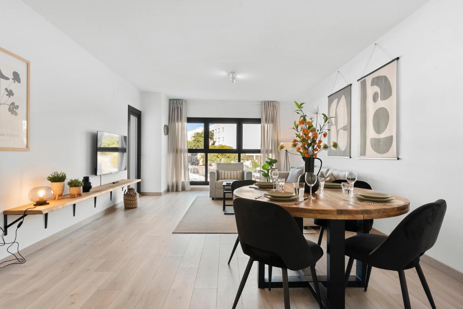 Beautiful 2-Bedroom Apartment Near Center And Beach Estepona Bagian luar foto