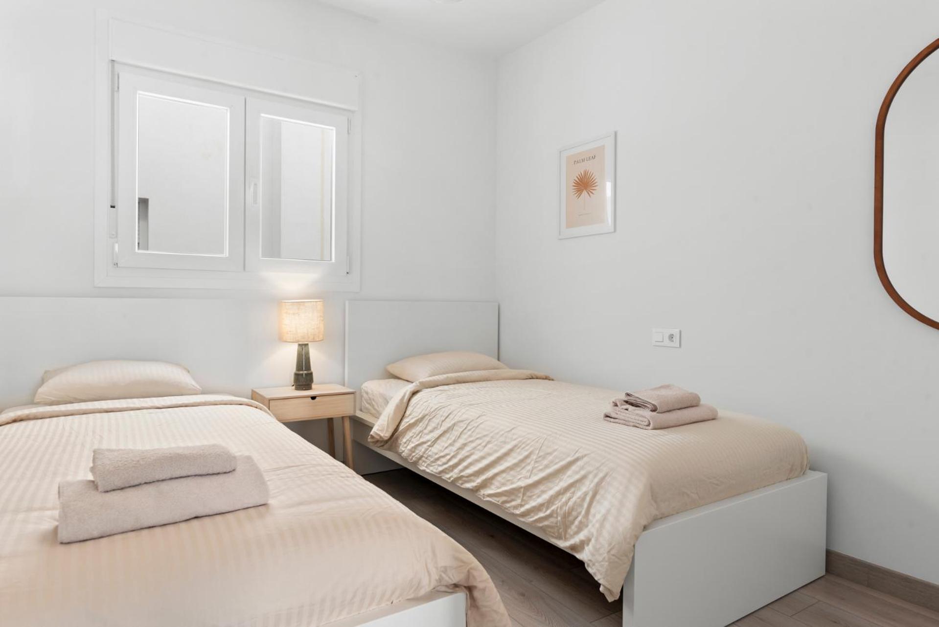 Beautiful 2-Bedroom Apartment Near Center And Beach Estepona Bagian luar foto