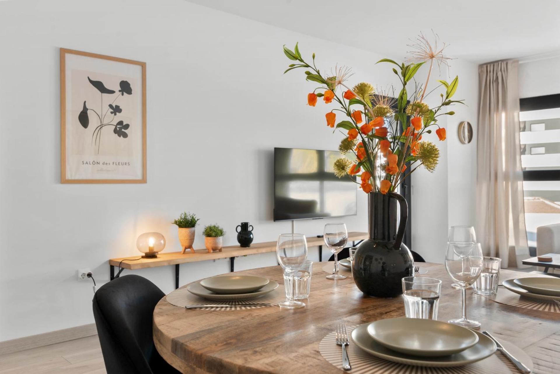 Beautiful 2-Bedroom Apartment Near Center And Beach Estepona Bagian luar foto